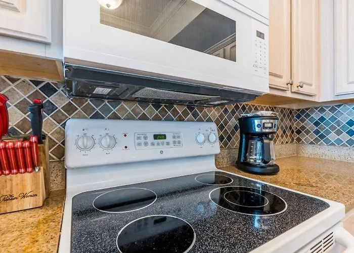 Apartment Crystal Shores West 1005 By Youngs Suncoast *