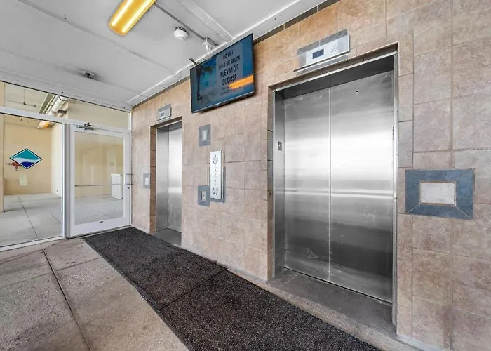 Apartment Crystal Shores West 1005 By Youngs Suncoast